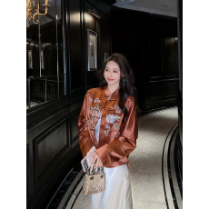 批发鹿高高 新中式国风重工<b class='q'>刺绣</b>盘扣<b class='q'>衬衫</b>外套女春季新款宽松显瘦上衣