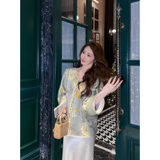 批发鹿高高 新中式国风重工钉珠外套女春秋新款刺绣盘扣外搭开衫上衣