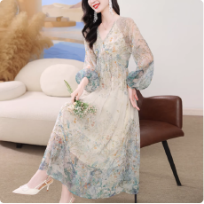 批发<b class='q'>真丝</b><b class='q'>连衣裙</b>春2026新款茶歇法式复古高腰印花裙度假风桑蚕丝气质裙