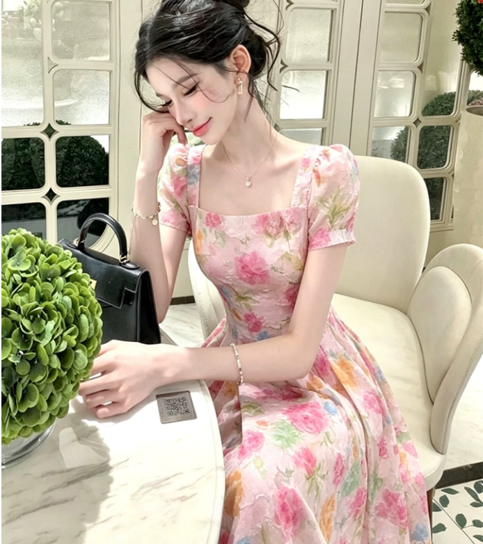 해변가 휴가 바람 핑크색 꽃무늬 광장 칼라 반팔 드레스 2026 여름 품격 명문 여성 프랑스식 꼬집기 허리 롱 스커트