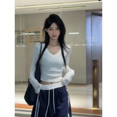 批发黑色<b class='q'>街头</b>时尚休闲运动裤女2024秋季新款撞色设计感花边宽松阔腿裤