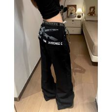 批发布零零字母设计感黑色牛仔裤女直筒微喇弯刀美式复古高街工<b class='q'>装</b>裤子