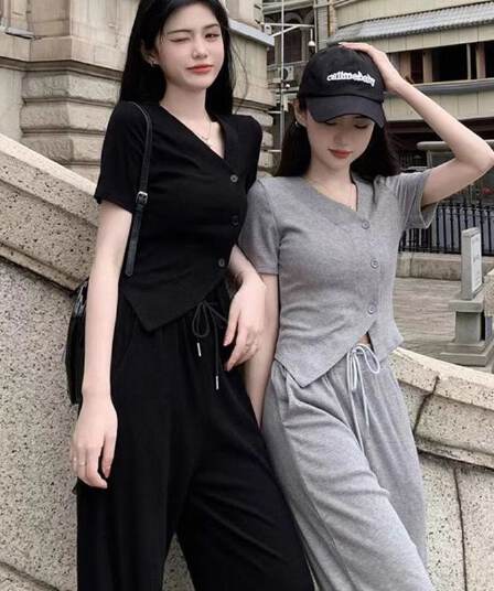 캐주얼 패션 스포츠 슈트 여성 여름 연령 감소 외국 가스 슬림해 보이는 V넥 반팔 바지 투피스 세트