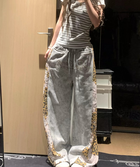 아메리칸 거리 바람 레오파드 무늬 패치워크 펌프 로프 웨이 바지 여성 가을 겨울철 회색 넓은 다리 길이 바지 작은 대중 마 오래된 캐주얼 바지