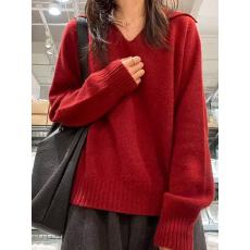 批发氛围感圣诞红色浣熊绒v领毛衣秋冬慵懒高级感本命年新年针织上衣