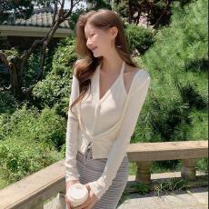 批发韩国东大门新款气质显身材吊带挂脖纽扣V锁骨长袖将两件<b class='q'>开衫</b>T恤女