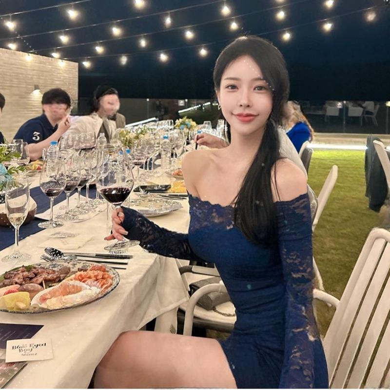 한국 동대문 새로운 품격 몸매 가꾸기 디스플레이 몸 보트넥 오프숄더 무거운 작업 레이스 타이트 스커트 점프 슈트 미니 스커트 여성
