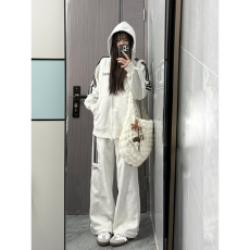 批发美式复古三条杠休闲运动套装新款杠条开衫上衣长裤时尚炸街两件套