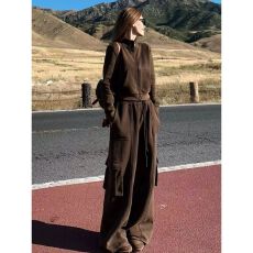 春秋超火大方得体松弛感减龄穿搭巨好看的美式卫衣运动一整套装女