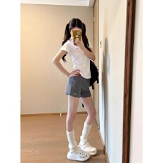 批发美式复古<b class='q'>休闲</b>运动服<b class='q'>套装</b>女夏季甜辣正肩白色POLO衫短袖短裤两件套