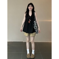 批发韩系<b class='q'>时尚</b>休闲<b class='q'>运动服</b>套装女夏季减龄ins黑色V领黑色上衣短裤两件套