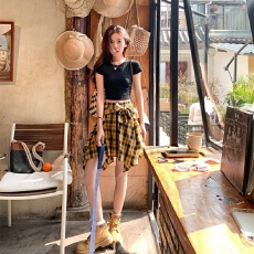 批发黑色短袖<b class='q'>连衣裙</b>女夏季不规则a字格子半身短裙独特绝美小套装裙子