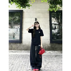 批发初夏绝美短袖<b class='q'>运动服</b>两件套女欧货高级感上衣长裤休闲ootd穿搭套装