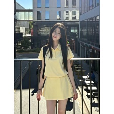 批发黄色小翻领设计感休闲<b class='q'>套装</b>女夏简约短袖裙裤两件套小个子运动<b class='q'>套装</b>