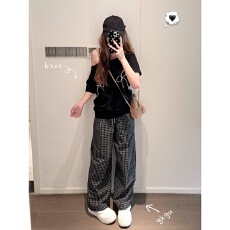 批发韩系黑色休闲运动套装<b class='q'>女</b>夏季学生宽松显瘦斜肩<b class='q'>短袖</b>格子长裤两件套