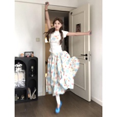 批发甜美清新碎花半身裙<b class='q'>女</b>夏季白色印花修身正肩<b class='q'>短袖</b><b class='q'>t</b><b class='q'>恤</b>两件套装上衣