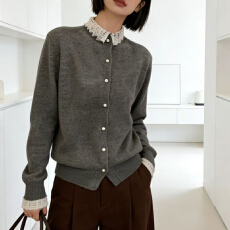 批发2026初春新款韩系娃娃领蕾丝拼接针织开衫上衣兜<b class='q'>外套</b>毛衣女