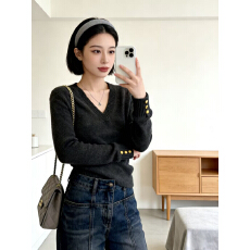 批发法式高级感灰色v领毛衣初春2026新款可外穿兜内搭打底衫针织上衣