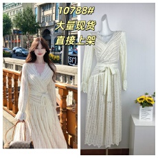 批发白里纯粹线条 设计感<b class='q'>连衣裙</b>收腰长袖<b class='q'>雪纺</b>V领法式复古气质显瘦长裙