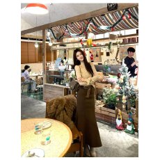 批发木子李的李焦糖栗影设计感亲肤蕾丝内搭上衣毛毛外套女高腰半裙