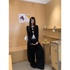 批发2026春 韩系假两件镂空<b class='q'>蕾丝</b>打底衫女百搭长袖t恤上衣+裤子