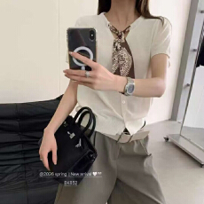冰爽丝夏季新款针织V领配丝巾短袖时尚单排扣开衫女短袖上衣