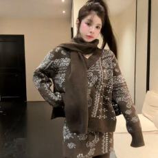 批发复古图腾撞色加厚V领毛衣防走光短裙套装女秋冬设计感时尚两件套