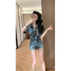 批发复古宽松蓝色<b class='q'>牛仔</b>衬衫套装女春季2026新款休闲穿搭直筒短裤两件套