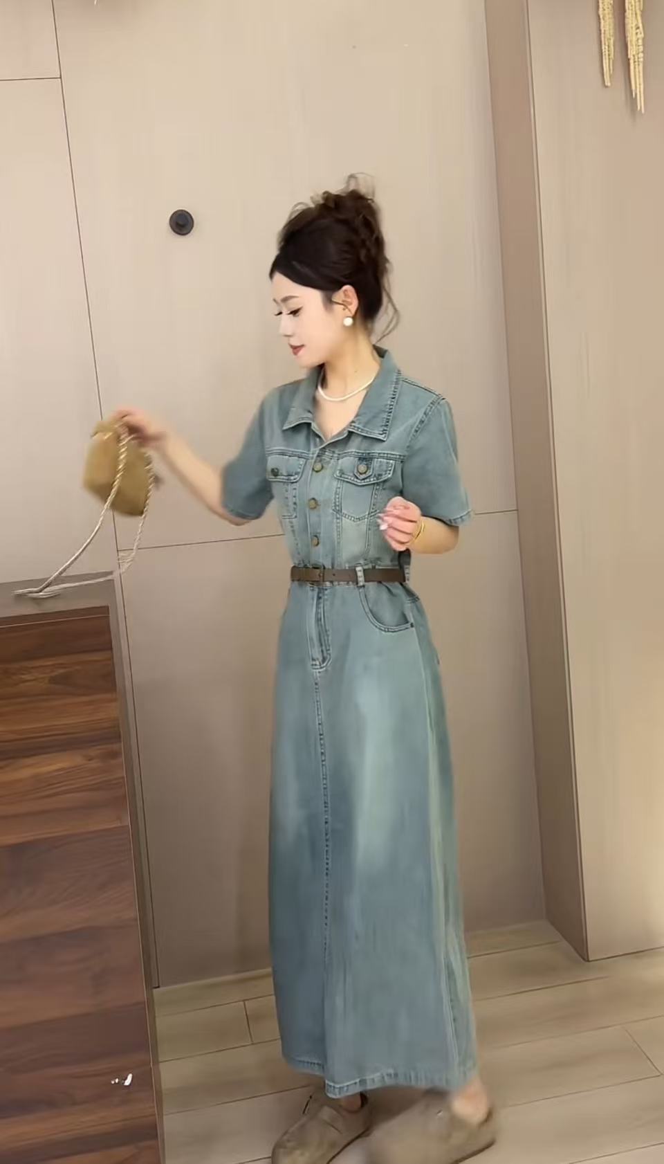아메리칸 레트로 데님 여성 드레스 2025 여름 새로운 얇은 스타일 슬림해 보이는 POLO 칼라 반팔 중간 길이 치마