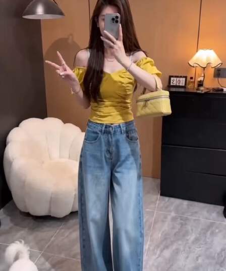 프랑스식 품격 주름 오프숄더 반팔 여성 셔츠 2026 여름 새로운 디자인 센스 몸매 가꾸기 슬림해 보이는 짧은 맨위