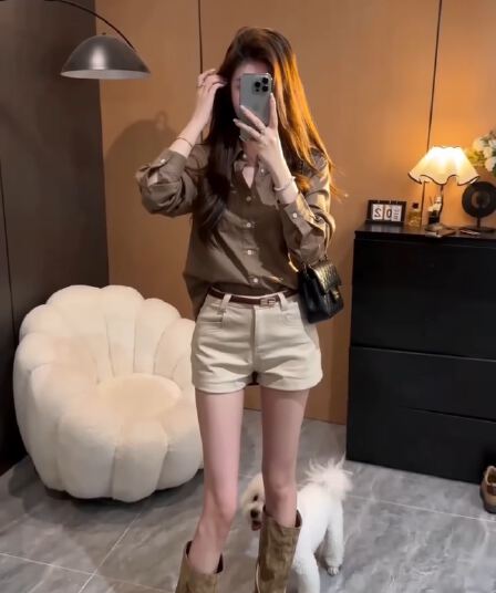 카키 색 데님 반바지 여성 2026 새로운 여름 하이웨이스트 타이트 아메리칸 핫걸 타이트 스커트 슬림해 보이는 한 마디 핫 바지
