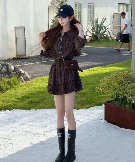 레트로 스타일 커피 색상 체크무늬 셔츠 프릴 짧은 여성 드레스 작은 키 긴팔 폴로 칼라 허리 수축 슬림해 보이는 미니 스커트