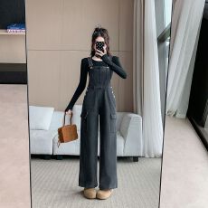 批发实拍实价~黑灰色工装牛仔<b class='q'>背带裤</b><b class='q'>女</b>秋季新款减龄美式宽松阔腿裤子
