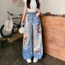批发实拍实价~美式复古小熊印花<b class='q'>直筒</b><b class='q'>牛仔裤</b><b class='q'>女</b>夏季新款高腰显瘦阔腿<b class='q'>裤</b>