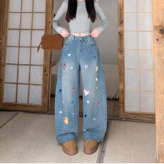 批发实拍实价~爱心贴布星星纽扣装饰牛仔裤女复古做旧水洗阔腿直筒裤