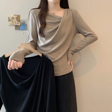 批发实拍胖妹妹<b class='q'>大码</b>女装秋冬新款斜V领褶皱不规则设计感长袖<b class='q'>打底衫</b>