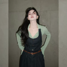 批发韩系高级感绿色针织上衣牛仔<b class='q'>连体</b><b class='q'>裤</b>套装女2026早春港风叠穿两件套