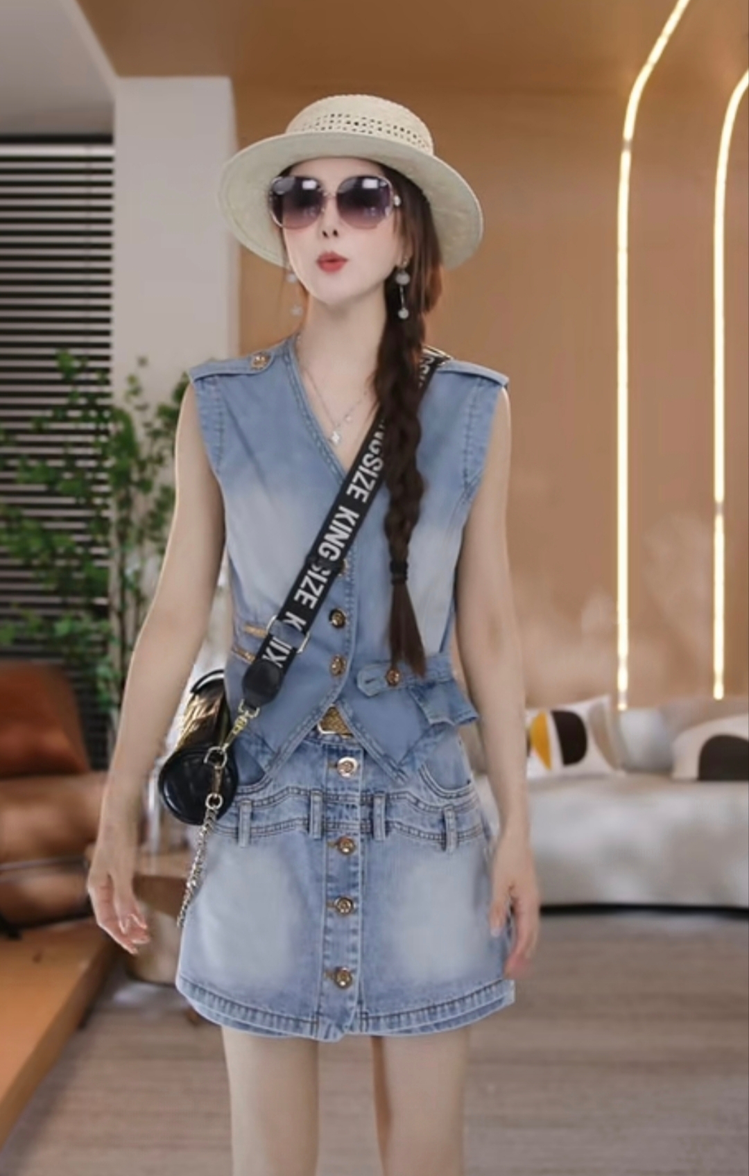 2026 년 여름 외국 가스 새로운 트렌드 연령 감소 시간 아직도 느낌 데님 슬림해 보이는 V넥 맨위 바지 두 조각 여성 세트