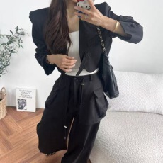 批发韩版新短款<b class='q'>西装</b>外套加腰部个性外挂大口袋抽绳阔腿裤两件套装女