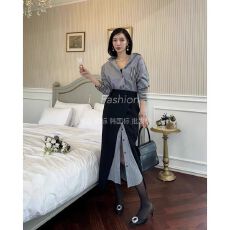 批发<b class='q'>衬衫</b>套装<b class='q'>条纹</b><b class='q'>衬衫</b>+拼接系扣半身裙两件套女