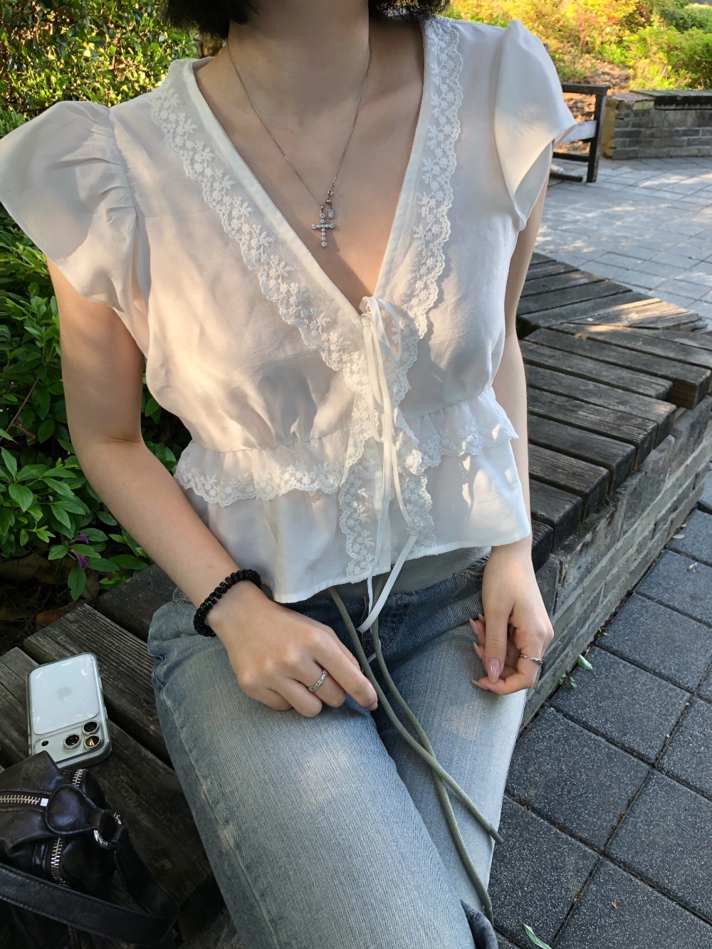 한국 스타일 프랑스식 달콤함 레이스 V넥 거품 소매 레이스업 V넥 프릴 반팔 셔츠 여성