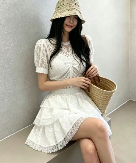 화이트 하이웨이스트 슬림해 보이는 한 마디 반신 스커트 여성 여름 새로운 레이스 레이스 달콤함 케이크 미니 스커트 섹션