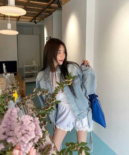 한국 스타일 새로운 워크웨어 바람 카우보이 바깥 세트 여성 의류 폴로 칼라 루즈핏 슬림해 보이는 쇼트 스타일 데님 재킷