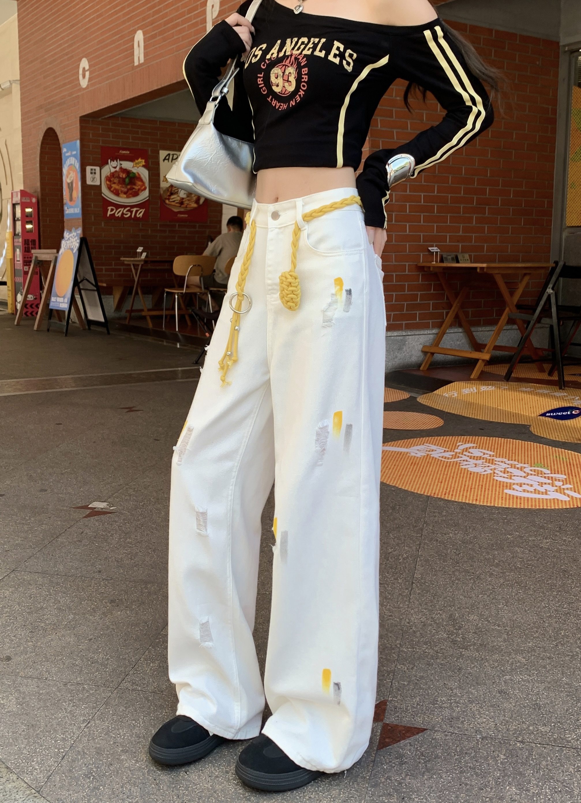 실사 정가 작은 대중 디자인 센스 페인팅 찢어진 부분 청바지 하이웨이스트 슬림해 보이는 루즈핏 스트레이트 넓은 다리 바닥 청소 바지