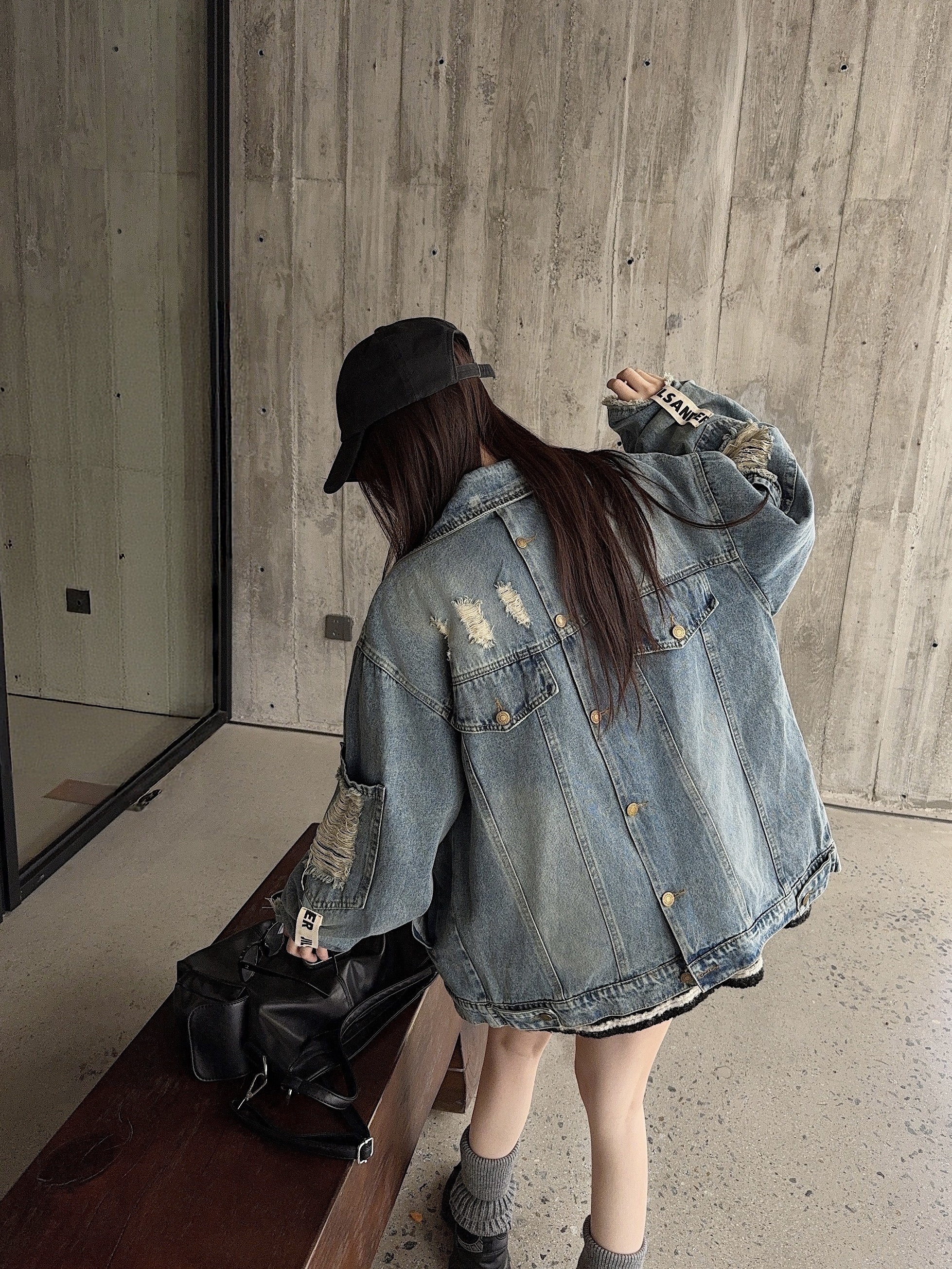 실사 정가 항구 바람 레트로 찢어진 부분 워싱 긴팔 데님 여성 코트 루즈핏 캐주얼 다용도 재킷 맨위