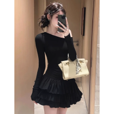 批发法式赫本风高级感修身气质黑色连衣裙早秋新款设计感斜肩长袖裙子