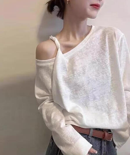 눈꽃 면 비스듬한 어깨 오프숄더 긴팔 티셔츠 여성 이른 가을 한국 스타일 루즈핏 슬림해 보이는 인사이드 가져 가라. 기본 셔츠 디자인 센스 맨위