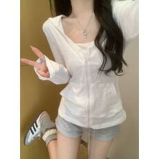 批发纯欲风miu系白色连帽拉链防晒薄款外套开衫女春季2026长袖<b class='q'>T</b><b class='q'>恤</b>上衣