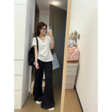 批发韩系V领白色短袖<b class='q'>T</b><b class='q'>恤</b>女2026夏季新款宽松百搭休闲薄款正肩上衣chic