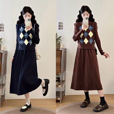 批发实拍大码女装秋冬新款胖mm法式气质文艺风马甲遮肚显瘦毛衣裙<b class='q'>套装</b>